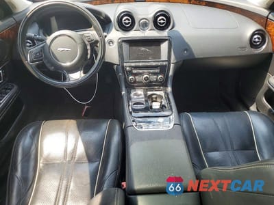 Zdjęcie 8 z 12 samochodu: 2016 JAGUAR XJ VIN:SAJWA1C75G8V91333 - miniatura