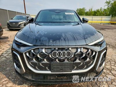 Piąte zdjęcie samochodu w środku: 2025 AUDI Q5 SPORTBACK PREMIUM PLUS VIN:WA1EAAGU5S2038228 - miniatura