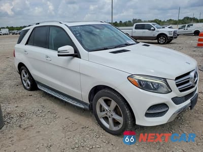 Czwarte zdjęcie samochodu z boku: 2016 MERCEDES-BENZ GLE 350 VIN:4JGDA5JB8GA690950 - miniatura