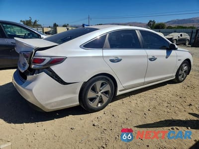 Trzecie zdjęcie samochodu z tyłu: 2016 HYUNDAI SONATA PLUG-IN HYBRID LIMITED VIN:KMHE54L27GA029619 - miniatura