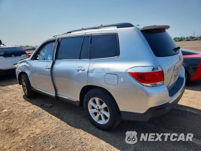 Trzecie zdjęcie samochodu z tyłu: 2012 TOYOTA HIGHLANDER SE VIN:5TDBK3EH9CS105835 - miniatura