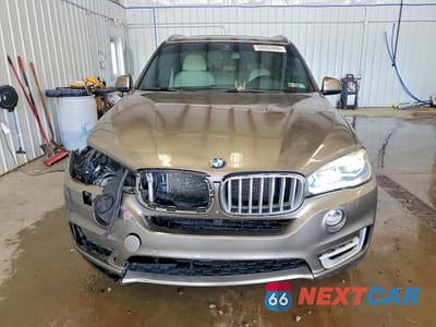 Piąte zdjęcie samochodu w środku: 2017 BMW X5 XDRIVE35I VIN:5UXKR0C37H0X83414 - miniatura