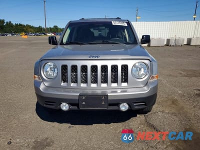 Piąte zdjęcie samochodu w środku: 2015 JEEP PATRIOT SPORT VIN:1C4NJPBA6FD274421 - miniatura