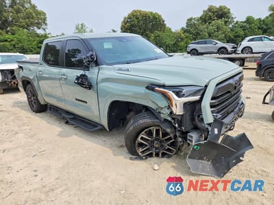 Czwarte zdjęcie samochodu z boku: 2025 TOYOTA TUNDRA LIMITED HV VIN:5TFWC5DB4SX100848 - miniatura
