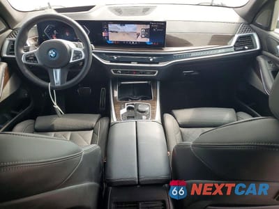 Zdjęcie 8 z 13 samochodu: 2025 BMW X5 XDRIVE50E VIN:5UX43EU00S9Z20658 - miniatura