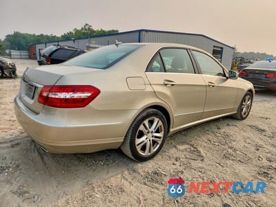 Trzecie zdjęcie samochodu z tyłu: 2010 MERCEDES-BENZ E 350 VIN:WDDHF5GB5AA066468 - miniatura