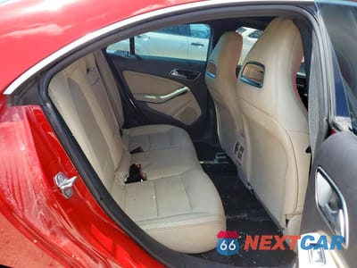 Zdjęcie 10 z 12 samochodu: 2018 MERCEDES-BENZ CLA 250 VIN:WDDSJ4EBXJN631159 - miniatura