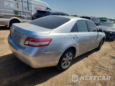 Trzecie zdjęcie samochodu z tyłu: 2010 TOYOTA CAMRY LE VIN:4T4BF3EKXAR056753 - miniatura
