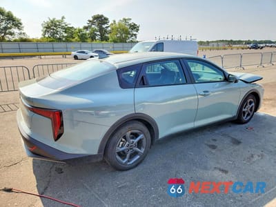 Trzecie zdjęcie samochodu z tyłu: 2026 KIA K4 LXS VIN:3KPFT4DE1TE310152 - miniatura