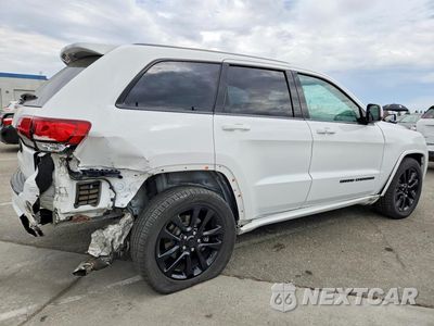Trzecie zdjęcie samochodu z tyłu: 2017 JEEP GRAND CHEROKEE LAREDO VIN:1C4RJEAG2HC915861 - miniatura