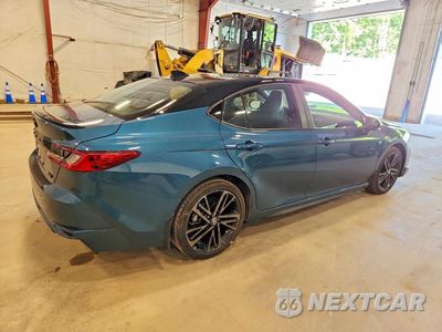 Trzecie zdjęcie samochodu z tyłu: 2025 TOYOTA CAMRY XSE VIN:4T1DBADK5SU005599 - miniatura