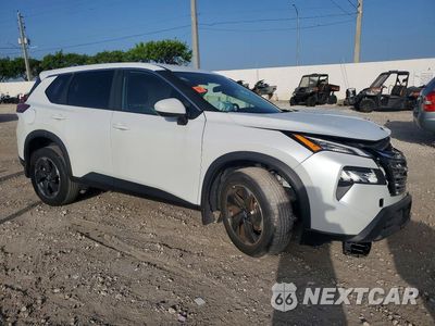 Czwarte zdjęcie samochodu z boku: 2025 NISSAN ROGUE SV VIN:5N1BT3BA1SC855617 - miniatura