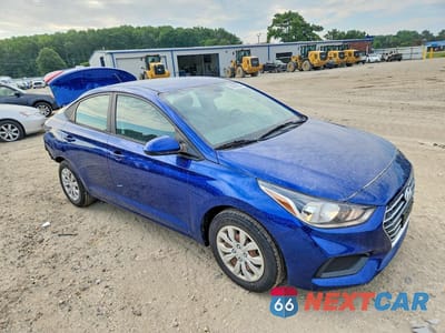 Czwarte zdjęcie samochodu z boku: 2021 HYUNDAI ACCENT SE VIN:3KPC24A62ME133647 - miniatura