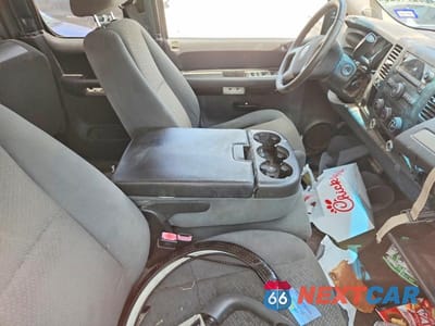 Zdjęcie 8 z 12 samochodu: 2007 GMC NEW SIERRA C1500 VIN:2GTEC19CX71600149 - miniatura