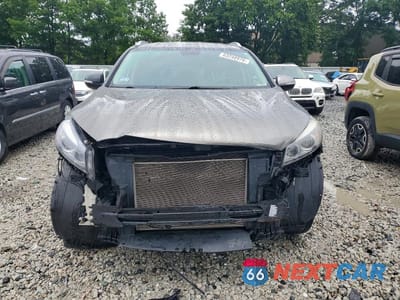 Piąte zdjęcie samochodu w środku: 2016 KIA SORENTO LX VIN:5XYPGDA35GG148224 - miniatura