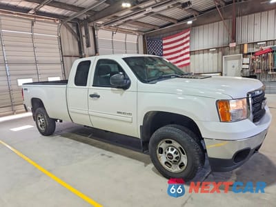 Czwarte zdjęcie samochodu z boku: 2011 GMC SIERRA K2500 SLE VIN:1GT220CG6BZ413535 - miniatura