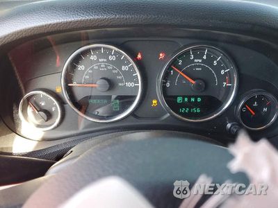 Zdjęcie 9 z 14 samochodu: 2014 JEEP WRANGLER UNLIMITED SAHARA VIN:1C4BJWEG7EL253711 - miniatura