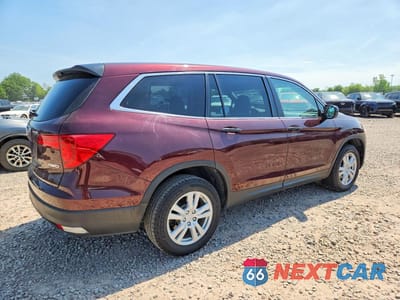 Trzecie zdjęcie samochodu z tyłu: 2016 HONDA PILOT LX VIN:5FNYF6H14GB027246 - miniatura