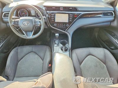 Zdjęcie 8 z 12 samochodu: 2018 TOYOTA CAMRY LE VIN:4T1B11HK9JU567038 - miniatura