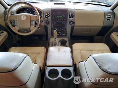 Zdjęcie 8 z 12 samochodu: 2006 LINCOLN MARK LT VIN:5LTPW18526FJ01823 - miniatura