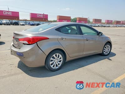 Trzecie zdjęcie samochodu z tyłu: 2011 HYUNDAI ELANTRA GLS VIN:5NPDH4AE4BH038140 - miniatura