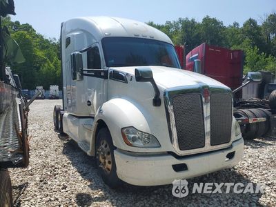 Czwarte zdjęcie samochodu z boku: 2020 KENWORTH T680 - SEMI TRUCK VIN:1XKYDP9X7LJ311119 - miniatura