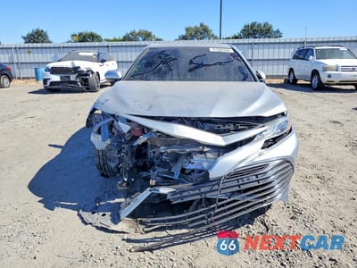 Piąte zdjęcie samochodu w środku: 2020 TOYOTA CAMRY XLE VIN:4T1F31AK0LU019941 - miniatura