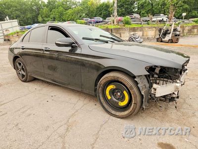 Czwarte zdjęcie samochodu z boku: 2019 MERCEDES-BENZ E 300 4MATIC VIN:WDDZF4KB1KA551360 - miniatura