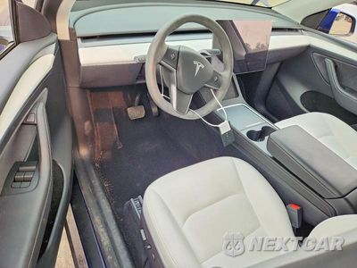 Zdjęcie 8 z 12 samochodu: 2024 TESLA MODEL Y VIN:7SAYGDEE5RF151671 - miniatura