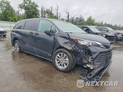 Czwarte zdjęcie samochodu z boku: 2021 TOYOTA SIENNA LE VIN:5TDKRKEC9MS047835 - miniatura