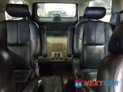 Zdjęcie 10 z 13 samochodu: 2008 GMC YUKON XL DENALI VIN:1GKFK66818J214249 - miniatura