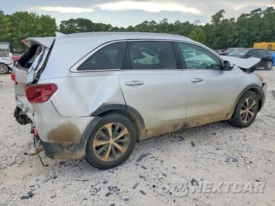 Trzecie zdjęcie samochodu z tyłu: 2016 KIA SORENTO EX VIN:5XYPHDA14GG011996 - miniatura