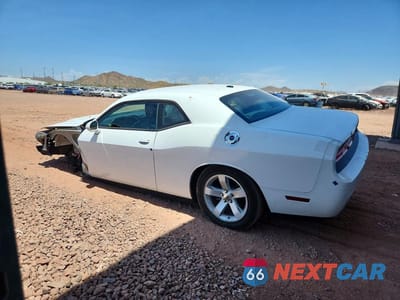 Drugie zdjęcie samochodu z przodu: 2014 DODGE CHALLENGER SXT VIN:2C3CDYAG5EH285832 - miniatura