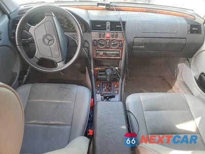 Zdjęcie 8 z 12 samochodu: 1999 MERCEDES-BENZ C 230 VIN:WDBHA24G6XA767048 - miniatura