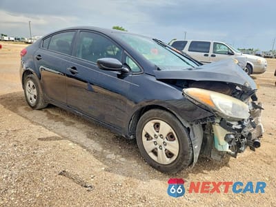 Czwarte zdjęcie samochodu z boku: 2016 KIA FORTE LX VIN:KNAFK4A62G5521651 - miniatura