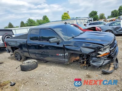 Czwarte zdjęcie samochodu z boku: 2017 CHEVROLET SILVERADO K1500 LT VIN:1GCVKRECXHZ169330 - miniatura