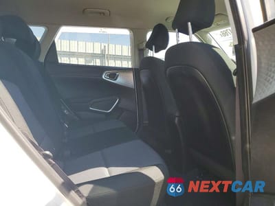 Zdjęcie 10 z 12 samochodu: 2023 KIA SOUL LX VIN:KNDJ23AU1P7888812 - miniatura