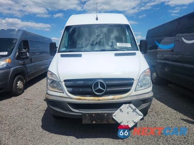 Piąte zdjęcie samochodu w środku: 2011 MERCEDES-BENZ SPRINTER 2500 DELIVERY VAN VIN:WD3PE8CB4B5606056 - miniatura