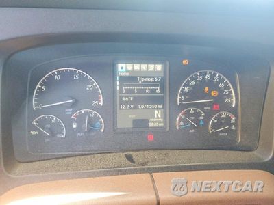 Zdjęcie 9 z 14 samochodu: 2021 FREIGHTLINER CASCADIA 126 SEMI TRUCK VIN:3AKJHHDR3MSMK4374 - miniatura