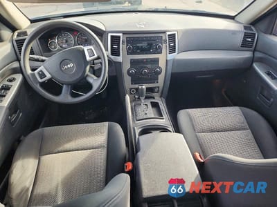 Zdjęcie 8 z 13 samochodu: 2008 JEEP GRAND CHEROKEE LAREDO VIN:1J8GR48K38C103255 - miniatura