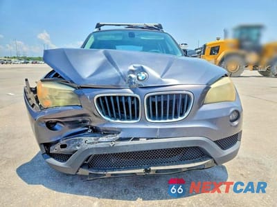 Piąte zdjęcie samochodu w środku: 2013 BMW X1 SDRIVE28I VIN:WBAVM1C52DVW44810 - miniatura