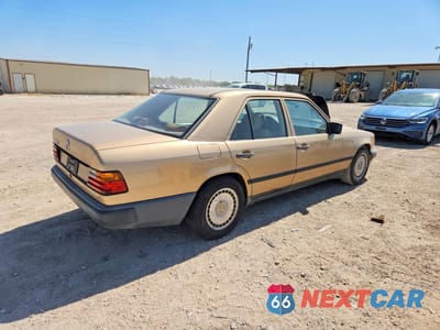 Trzecie zdjęcie samochodu z tyłu: 1987 MERCEDES-BENZ 300 E VIN:WDBEA30D3HA539059 - miniatura