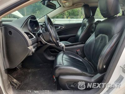 Zdjęcie 7 z 13 samochodu: 2017 CHRYSLER 200 LIMITED VIN:1C3CCCAB6HN505615 - miniatura