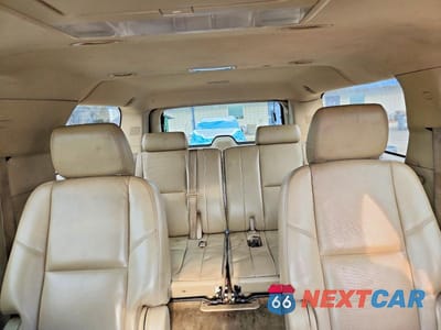 Zdjęcie 10 z 13 samochodu: 2011 CHEVROLET SUBURBAN K1500 LTZ VIN:1GNSKKE31BR333346 - miniatura