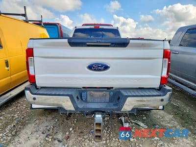 Zdjęcie 6 z 12 samochodu: 2019 FORD F350 LARIAT VIN:1FT8W3DT9KEG16003 - miniatura
