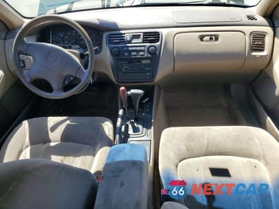 Zdjęcie 8 z 12 samochodu: 2000 HONDA ACCORD LX VIN:1HGCG1644YA046401 - miniatura