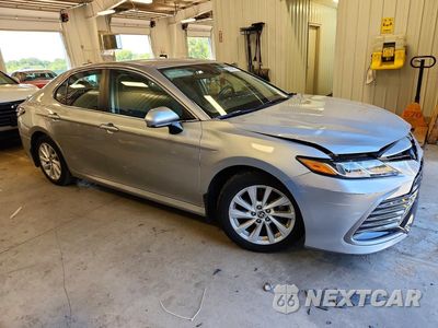 Czwarte zdjęcie samochodu z boku: 2023 TOYOTA CAMRY LE VIN:4T1V11AK7PU734651 - miniatura