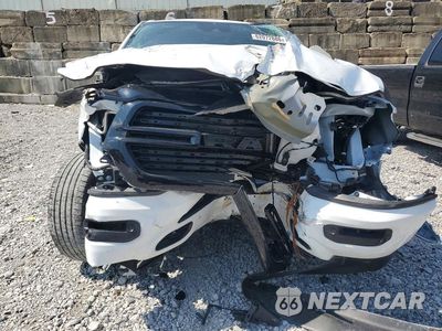 Piąte zdjęcie samochodu w środku: 2024 RAM 1500 LARAMIE VIN:1C6SRFJT4RN189303 - miniatura
