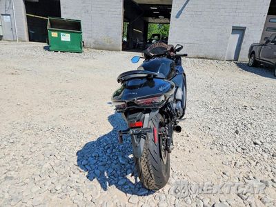 Czwarte zdjęcie samochodu z boku: 2025 SUZUKI GSX1300 VIN:JS1EJ11B1S7100850 - miniatura