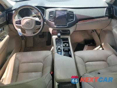 Zdjęcie 8 z 13 samochodu: 2016 VOLVO XC90 T6 VIN:YV4A22PK4G1035045 - miniatura